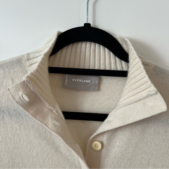 Everlane ReCashmere Button Mock Neck Henley Sweater in Ivory - Picture 3 of 4